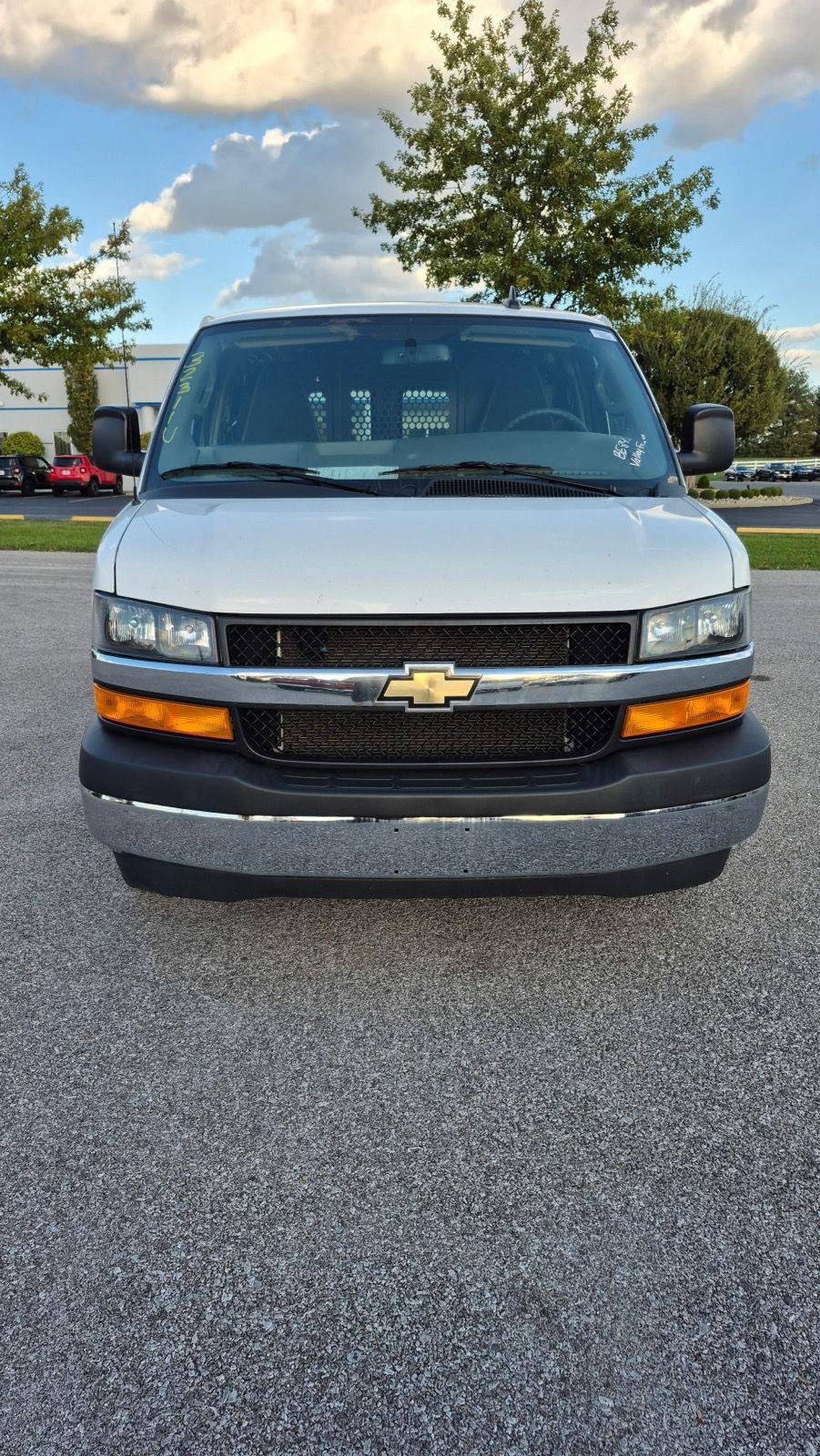 2023 Chevrolet Express Cargo Van 2500 photo 2