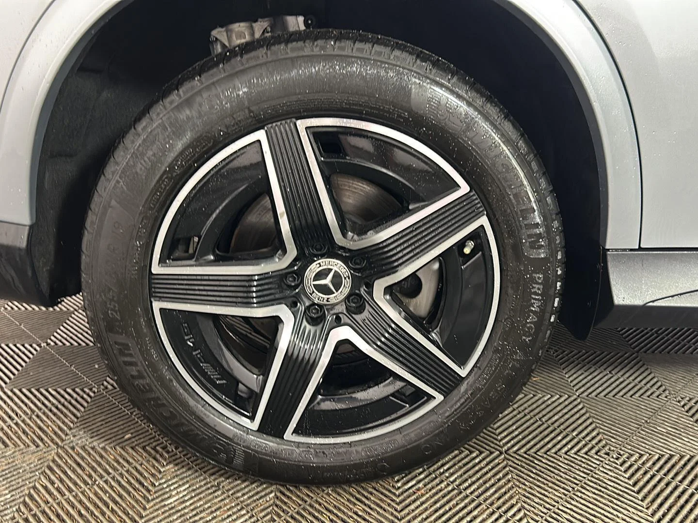 Used 2023 Cirrus Silver Metallic Mercedes-Benz GLC 300 image 2