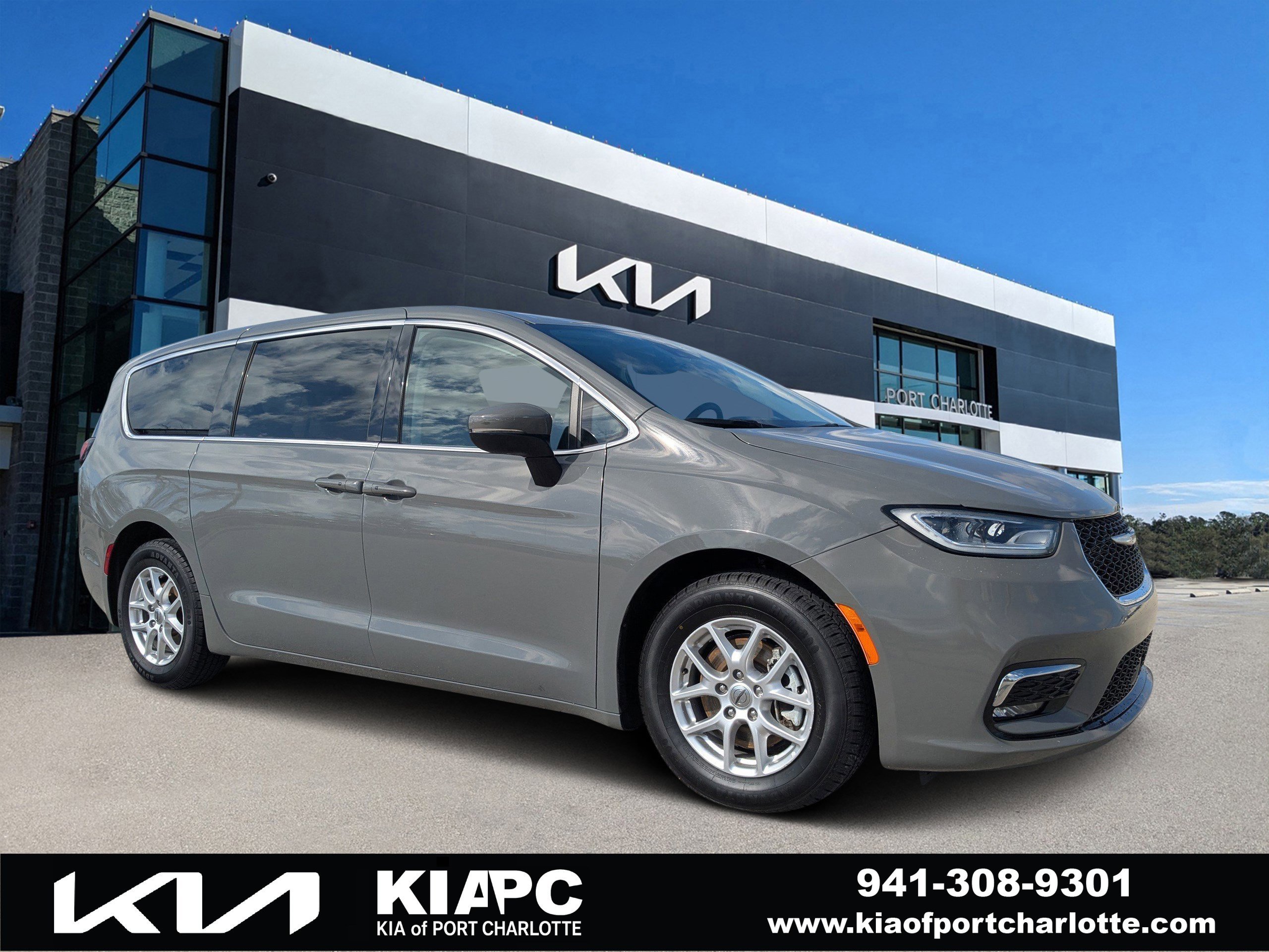 2023 Chrysler Pacifica Touring L