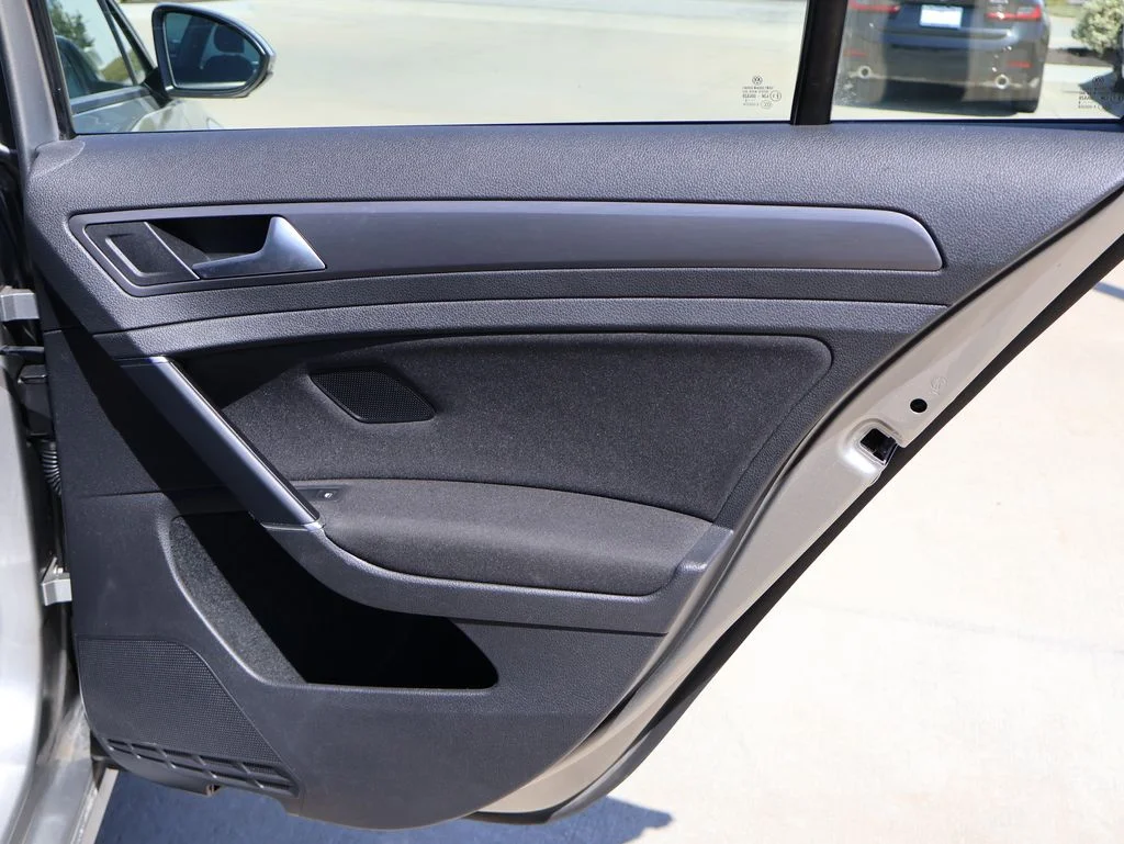 Used 2018  Volkswagen TSI S 4-Door image 37