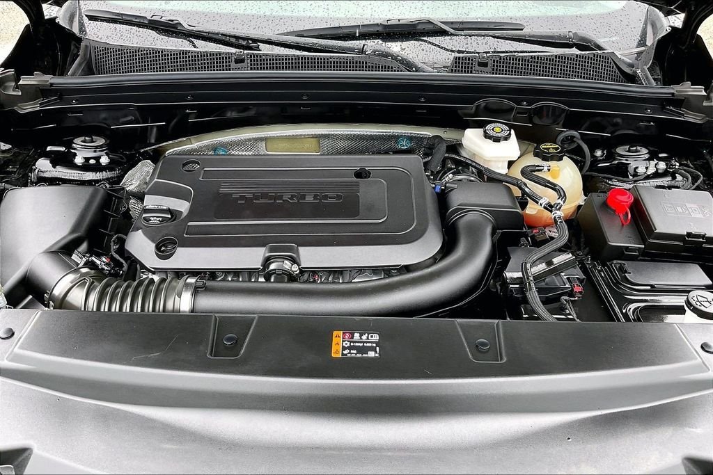 Used 2025 Black Buick Preferred image 31