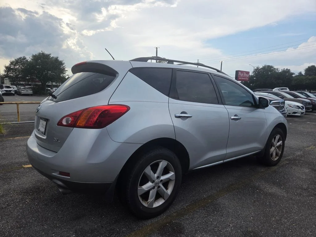 Used 2009 Silver Nissan SL image 5