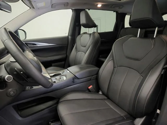 Used 2026 White INFINITI LUXE image 19