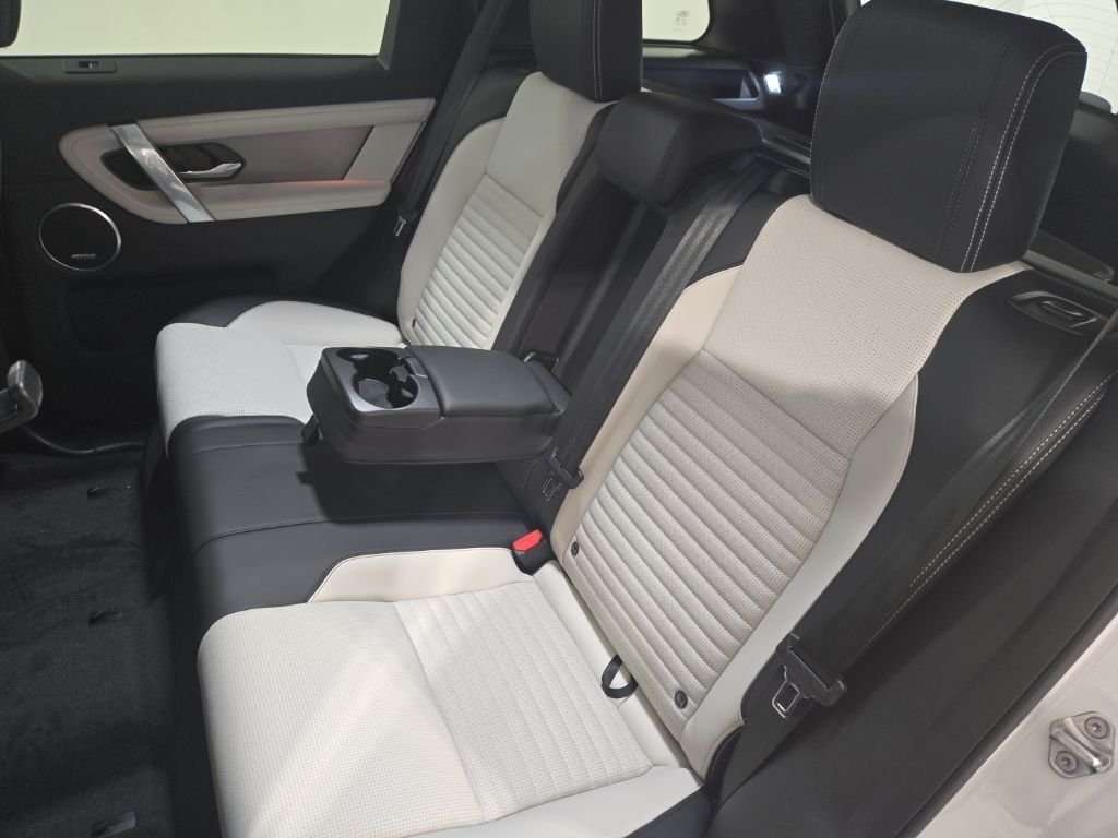 New 2026 Fuji White LAND ROVER  image 26