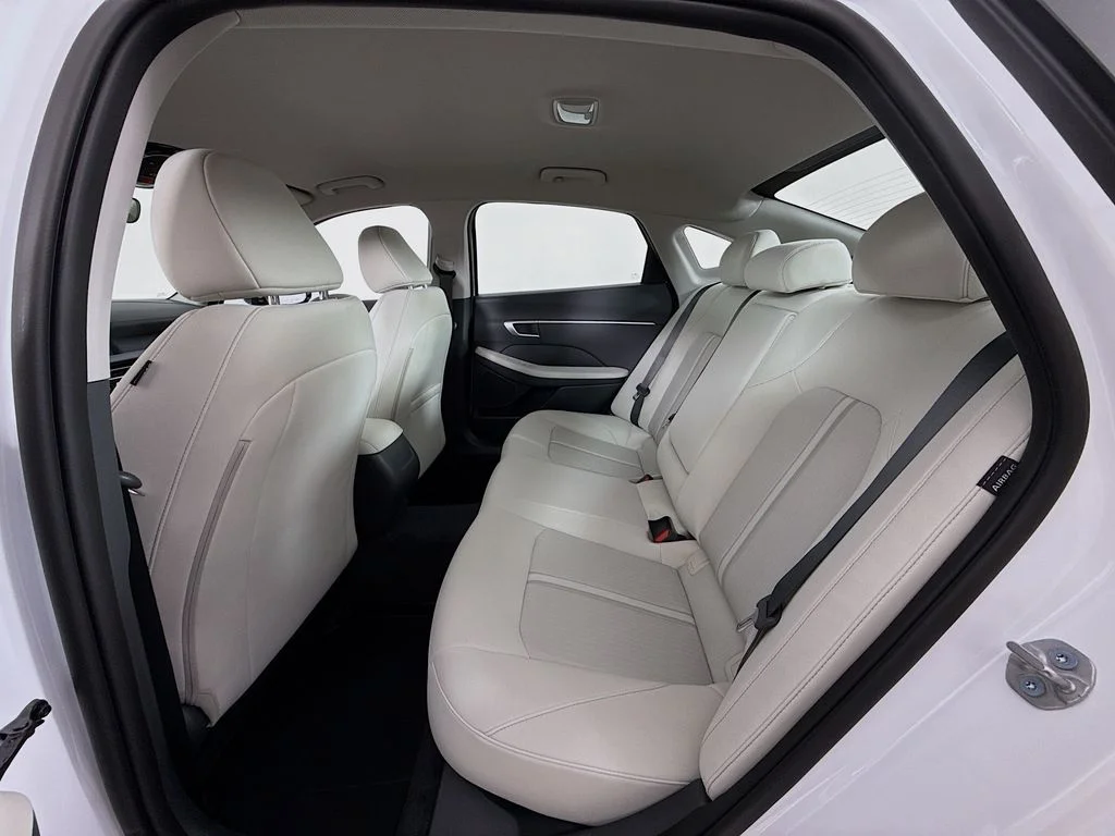 New 2026 Serenity White Hyundai SEL Sport image 23