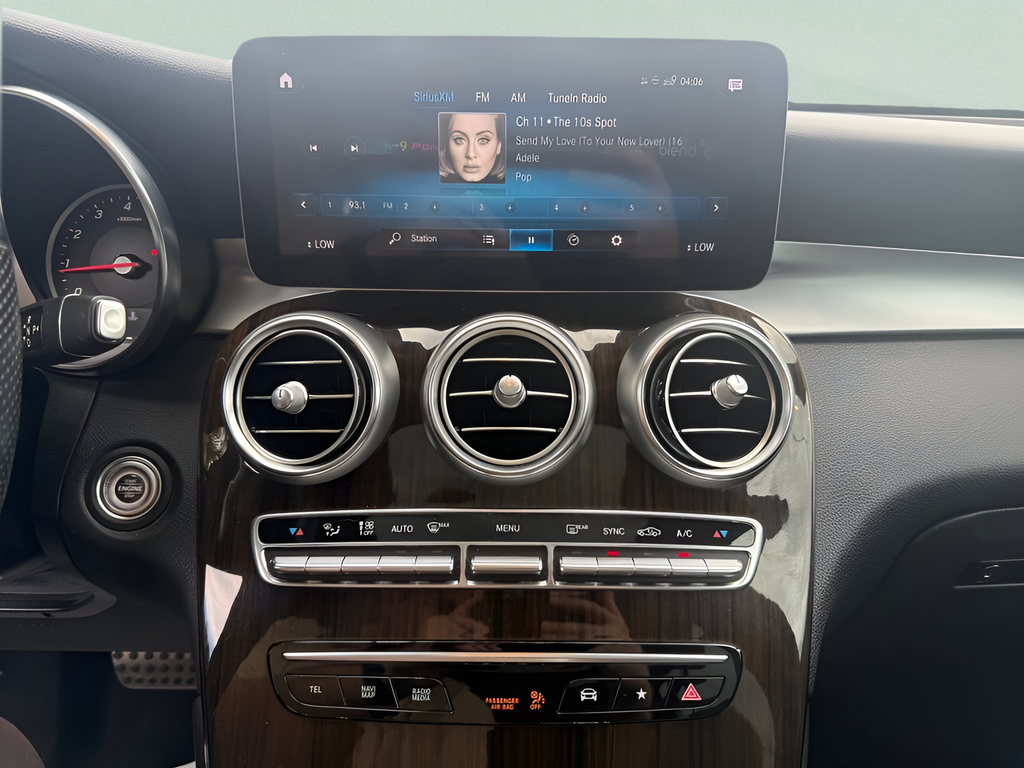 Used 2022 White Mercedes-Benz GLC 300 image 17