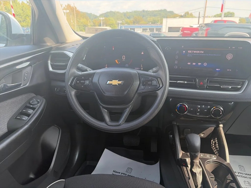 Used 2026 White Chevrolet LT image 17
