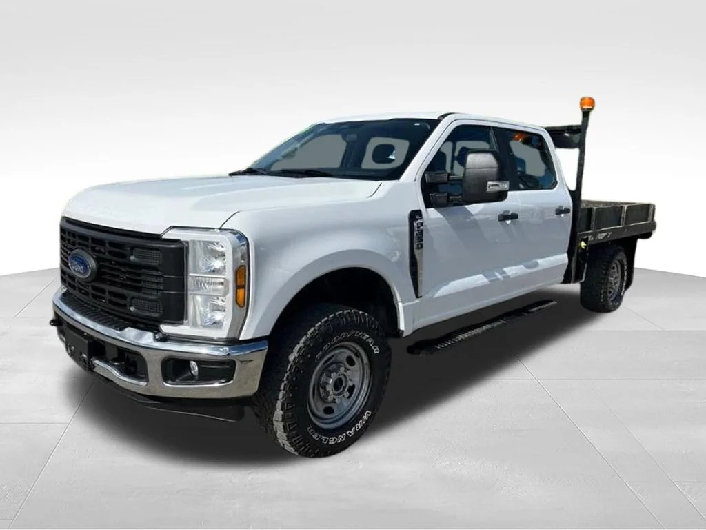 Used 2024 White Ford XL image 1
