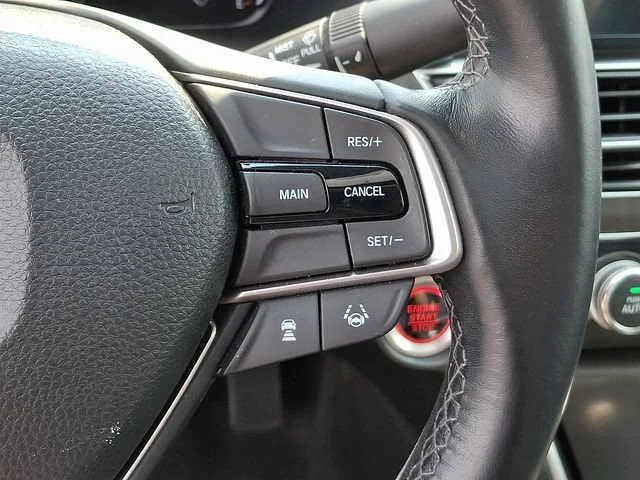 Used 2018 Silver Honda EX-L image 23