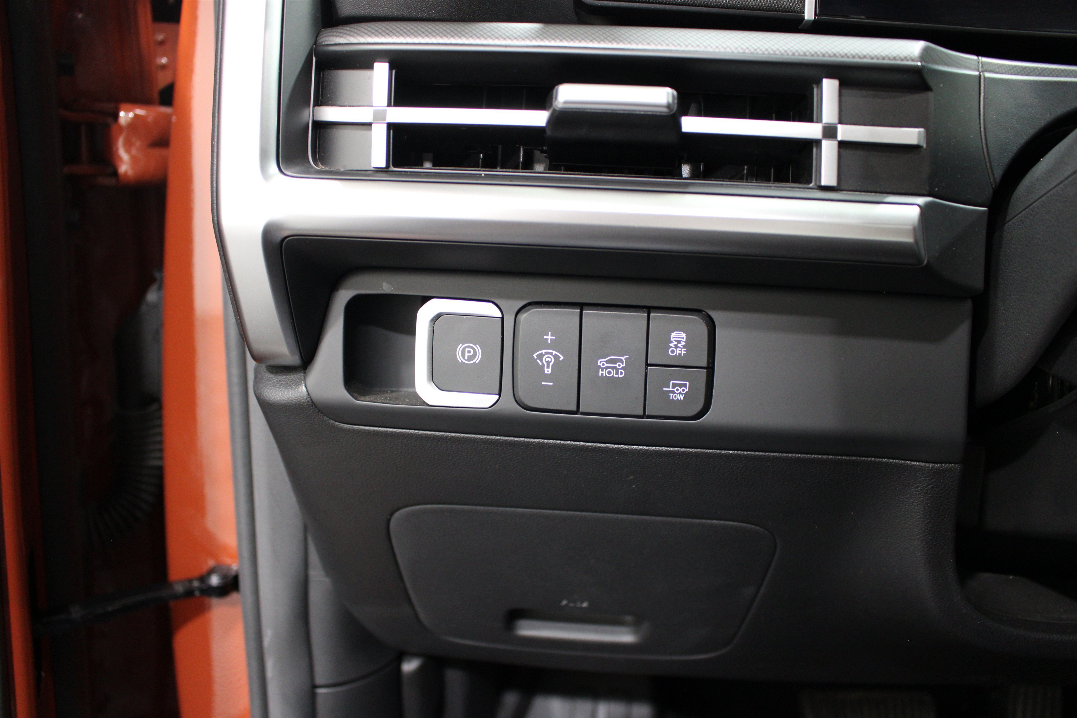 Used 2024 Terracotta Orange Hyundai XRT image 8