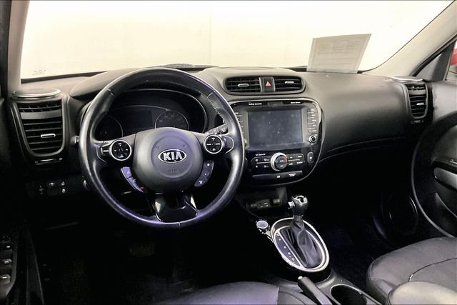 Used 2016 Red Kia Exclaim image 4