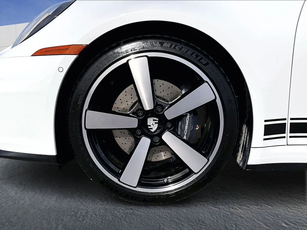 2026 Porsche 911 - Photo 11