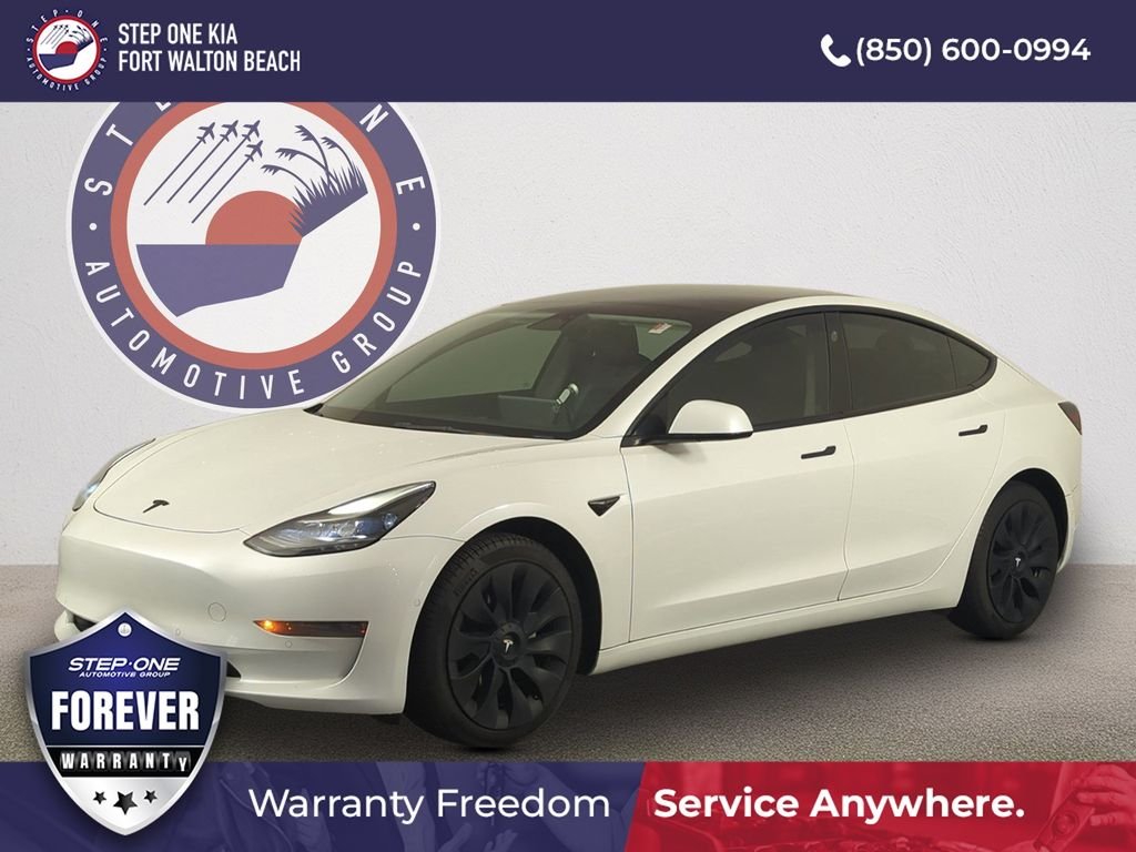 2022 Tesla Model 3 Standard Range Plus's photo