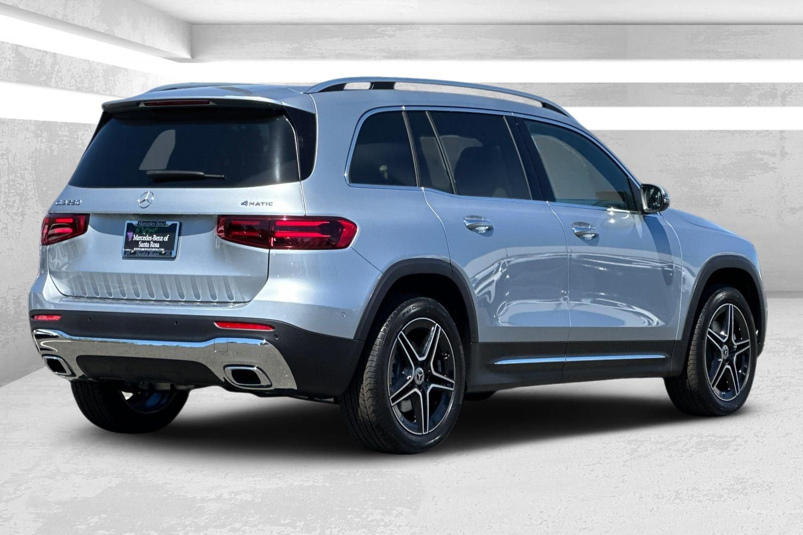 New 2026 Silver Mercedes-Benz GLB 250 image 4