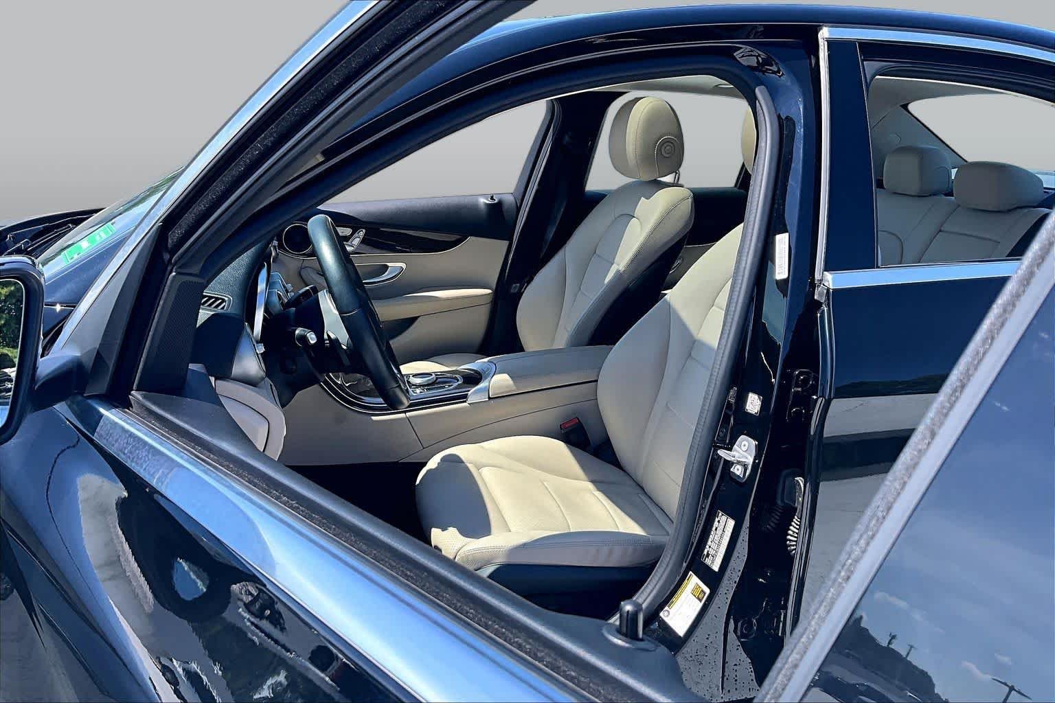 Used 2019 Obsidian Black Metallic Mercedes-Benz C 300 image 8