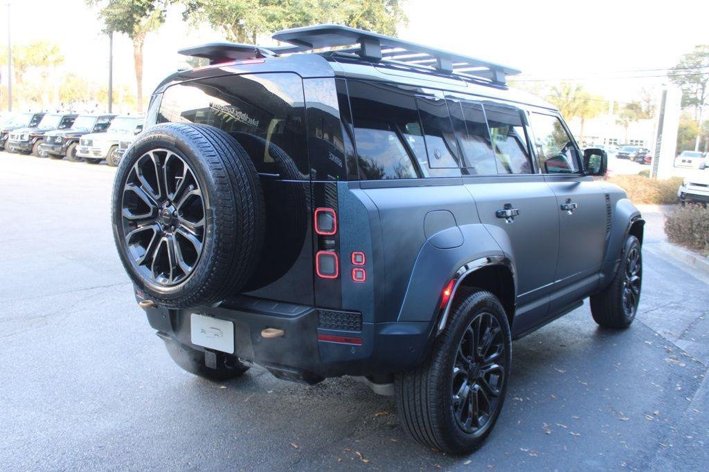 2026 Land Rover Defender OCTA - Photo 8