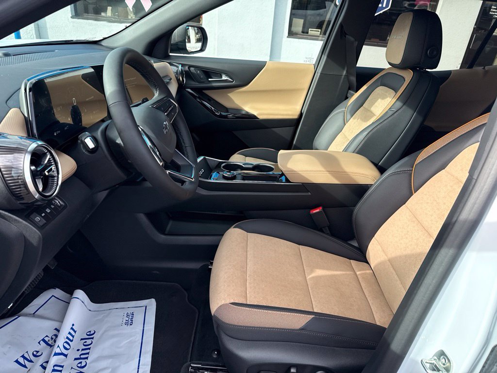 New 2027 Polar White Tricoat Chevrolet ACTIV image 20