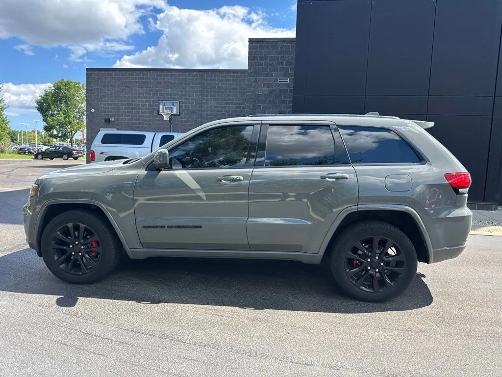 Used 2020 Gray Jeep Altitude image 8