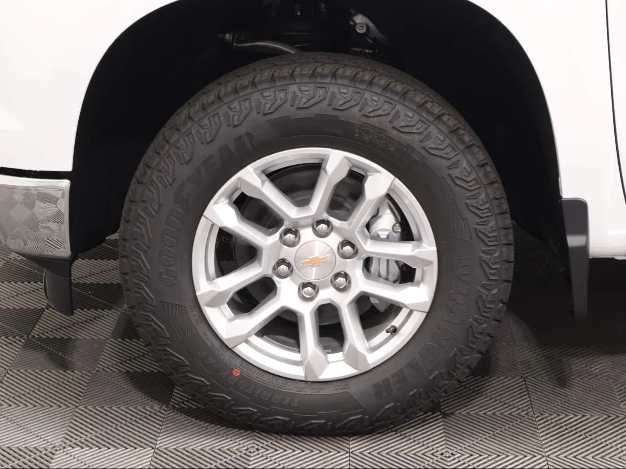 New 2026 Summit White Chevrolet LT image 29