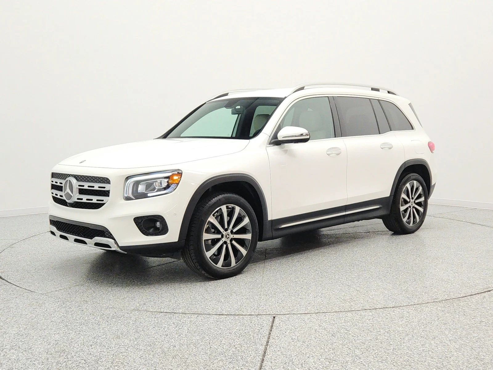 Used 2022 Polar White Mercedes-Benz GLB 250 SUV image 1