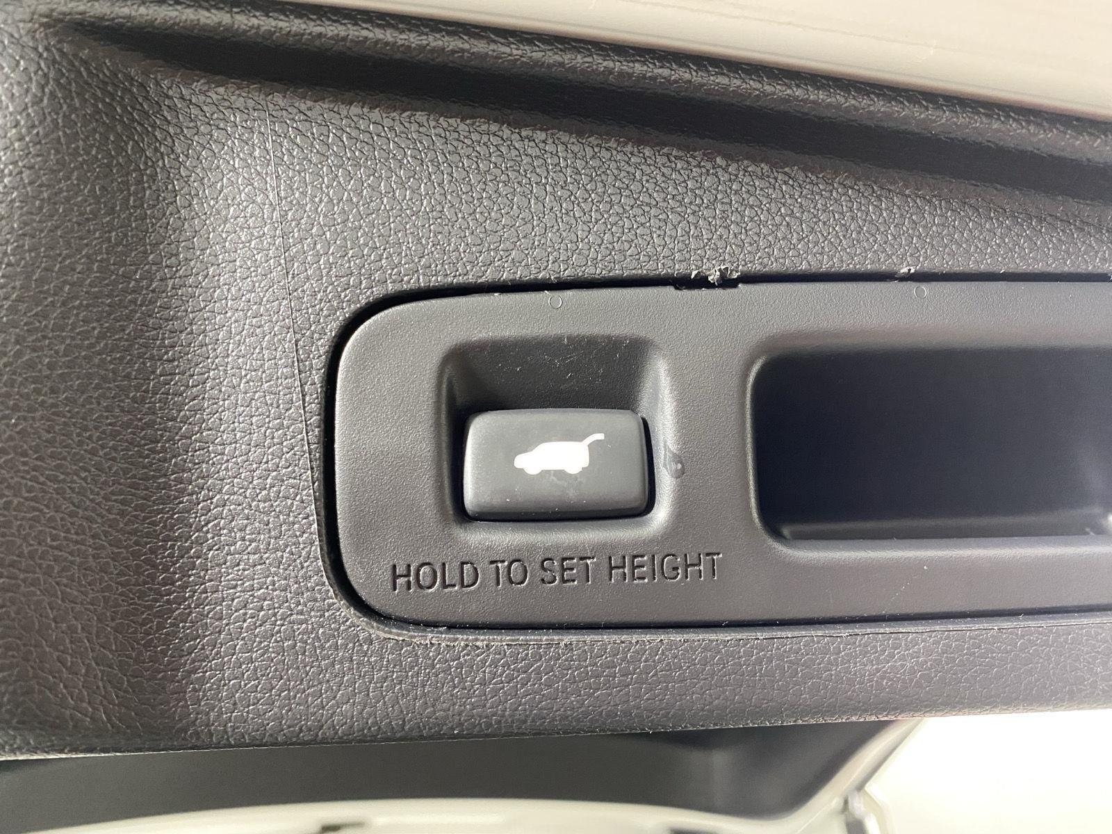 Used 2018 White Diamond Pearl Honda EX-L image 11
