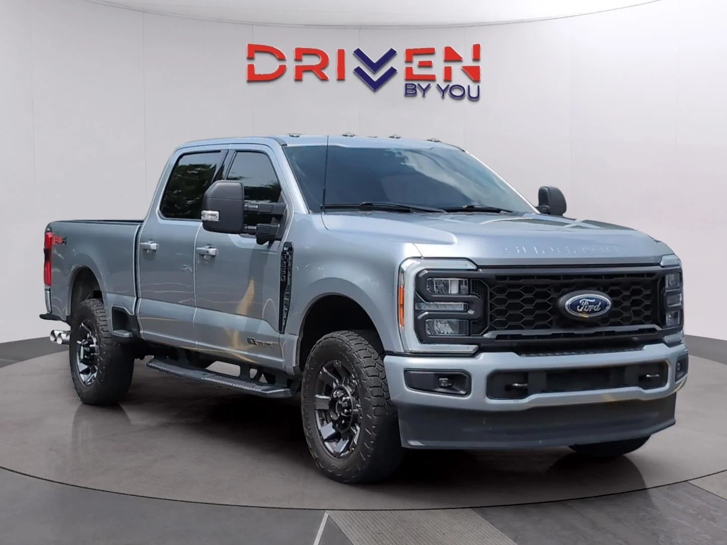 Used 2023 Iconic Silver Ford XLT image 7