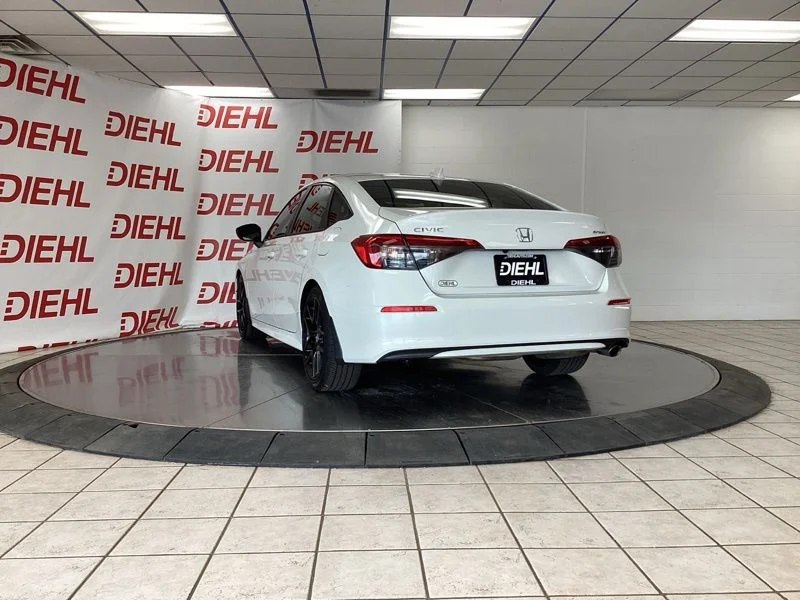 Used 2024  Honda Sport image 5