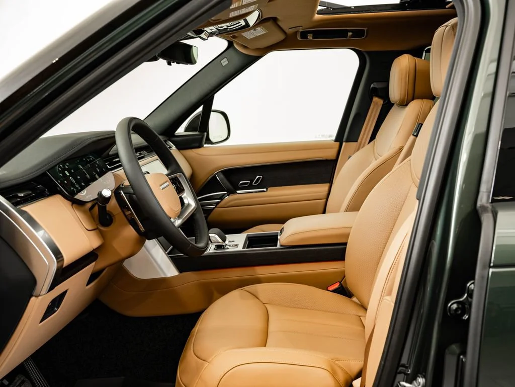 New 2026 Belgravia Green Land Rover SE image 22