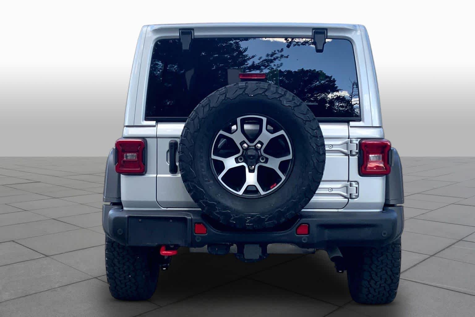Used 2023 Silver Zynith Clearcoat Jeep Rubicon image 4