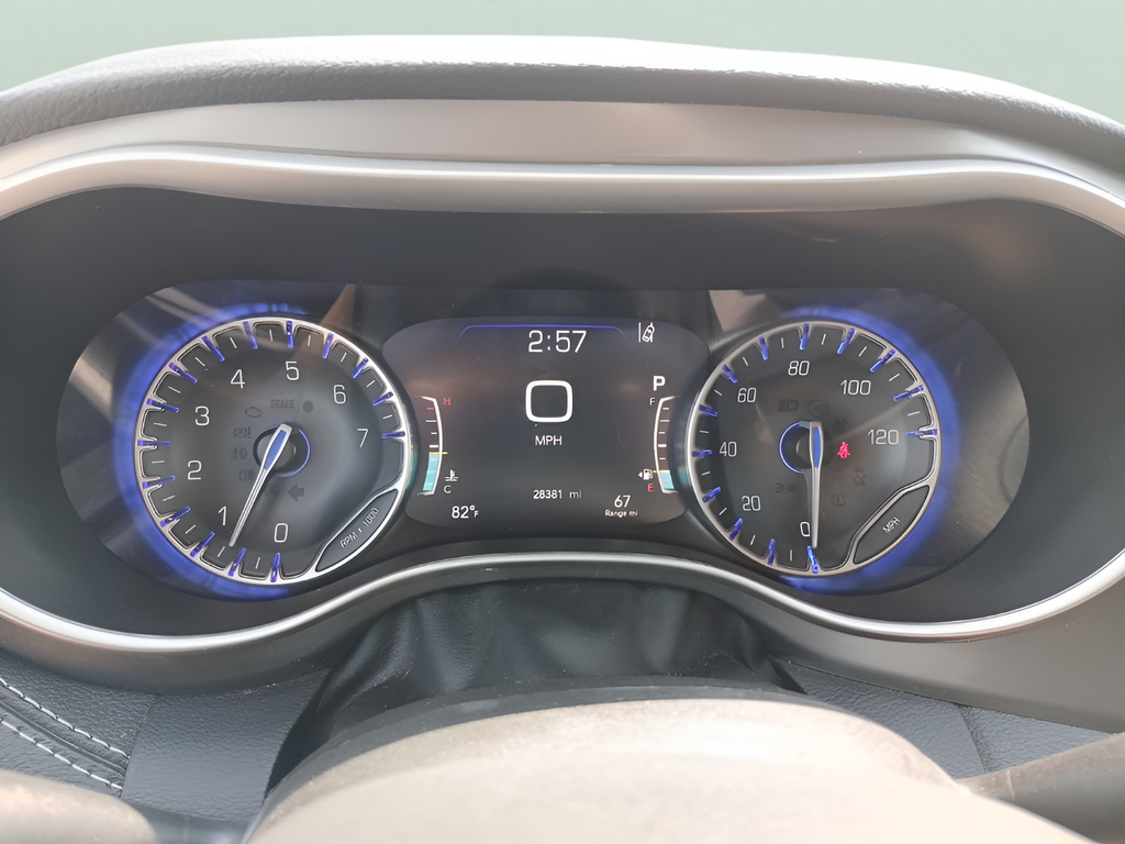 Used 2024 Silver Chrysler Touring L image 25