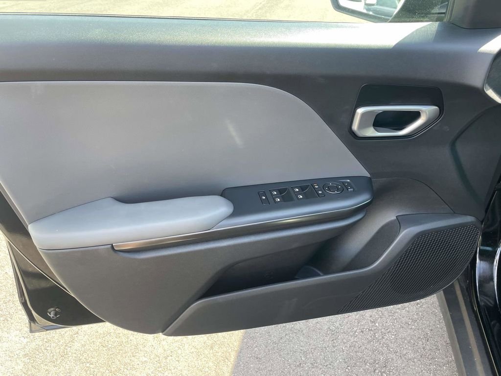 Used 2025 Black Kia LXS image 14