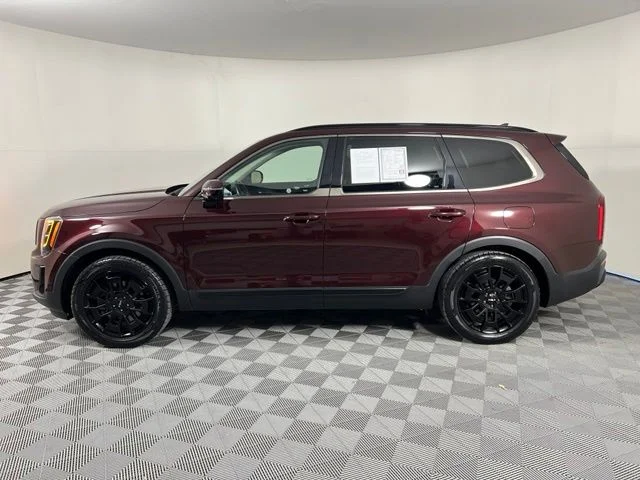 Used 2022 Purple Kia SX image 4