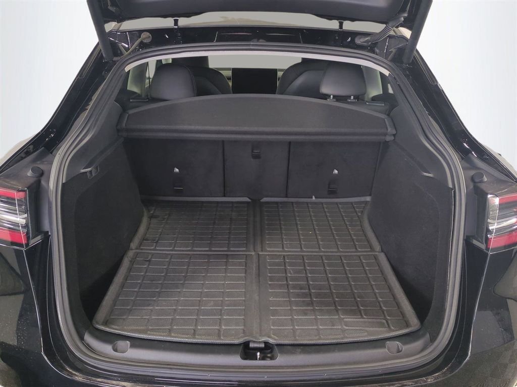 2023 Tesla Model Y Long Range - Photo 14