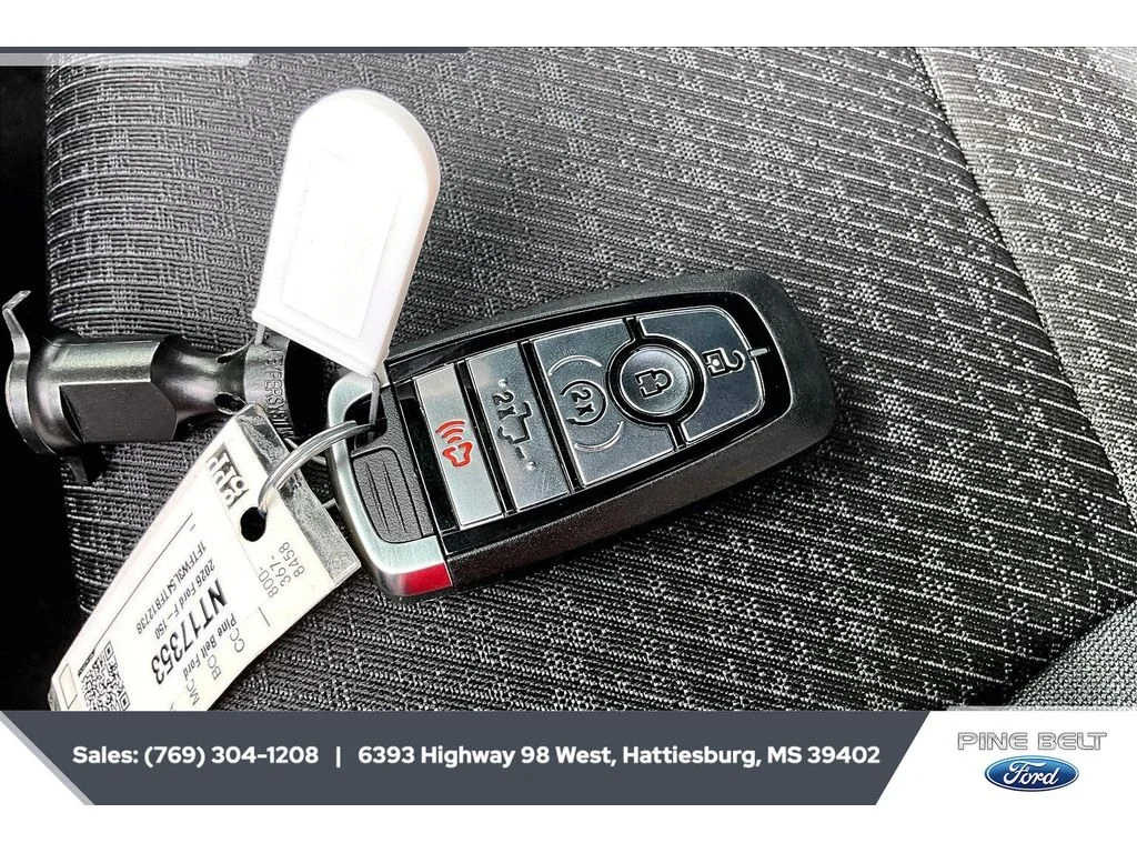 New 2026 Carbonized Gray Metallic Ford XLT image 9