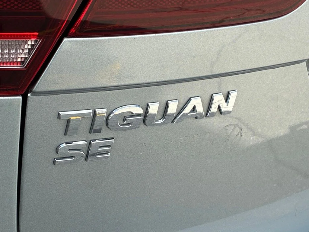 Used 2021 Silver Volkswagen 2.0T SE R-Line Black image 47