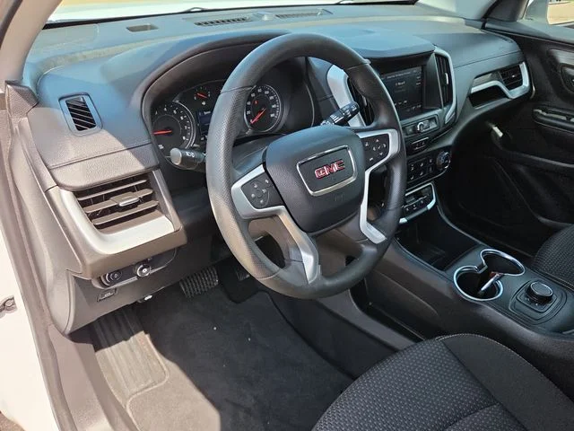 Used 2024 White GMC SLE image 21
