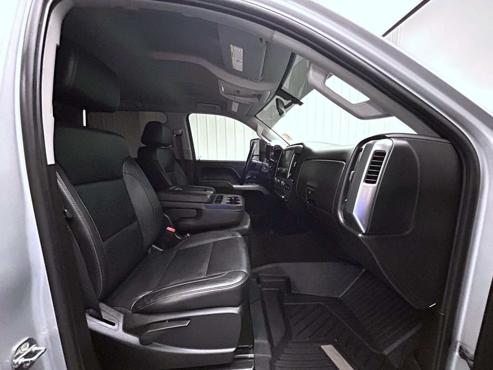 Used 2018 Silver Chevrolet LT image 15