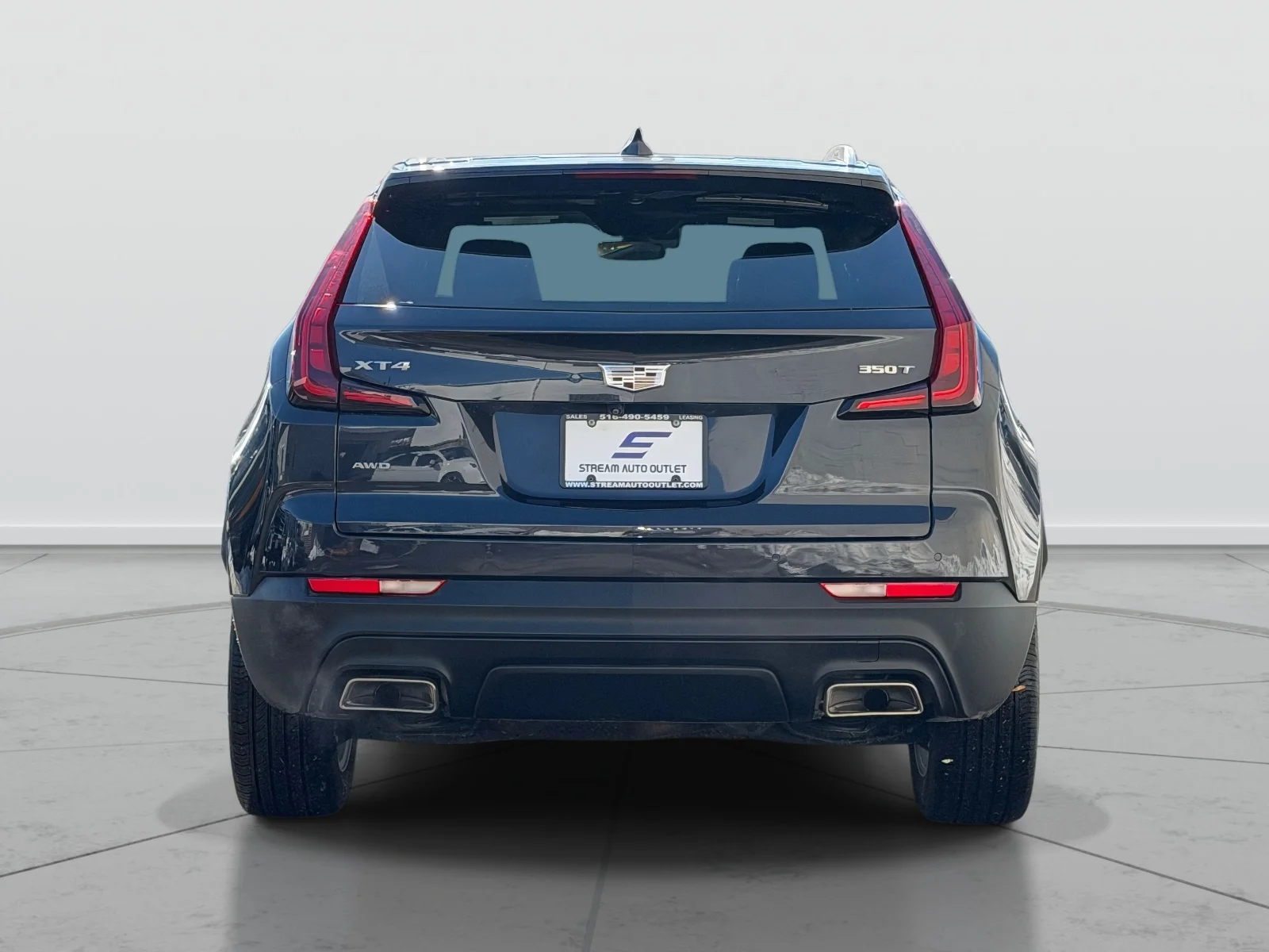 Used 2023 Gray Cadillac Luxury image 6