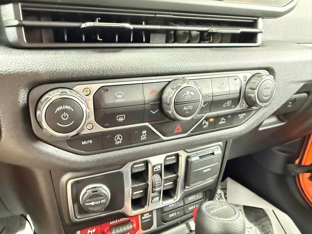 2025 Jeep Gladiator Willys - Photo 28