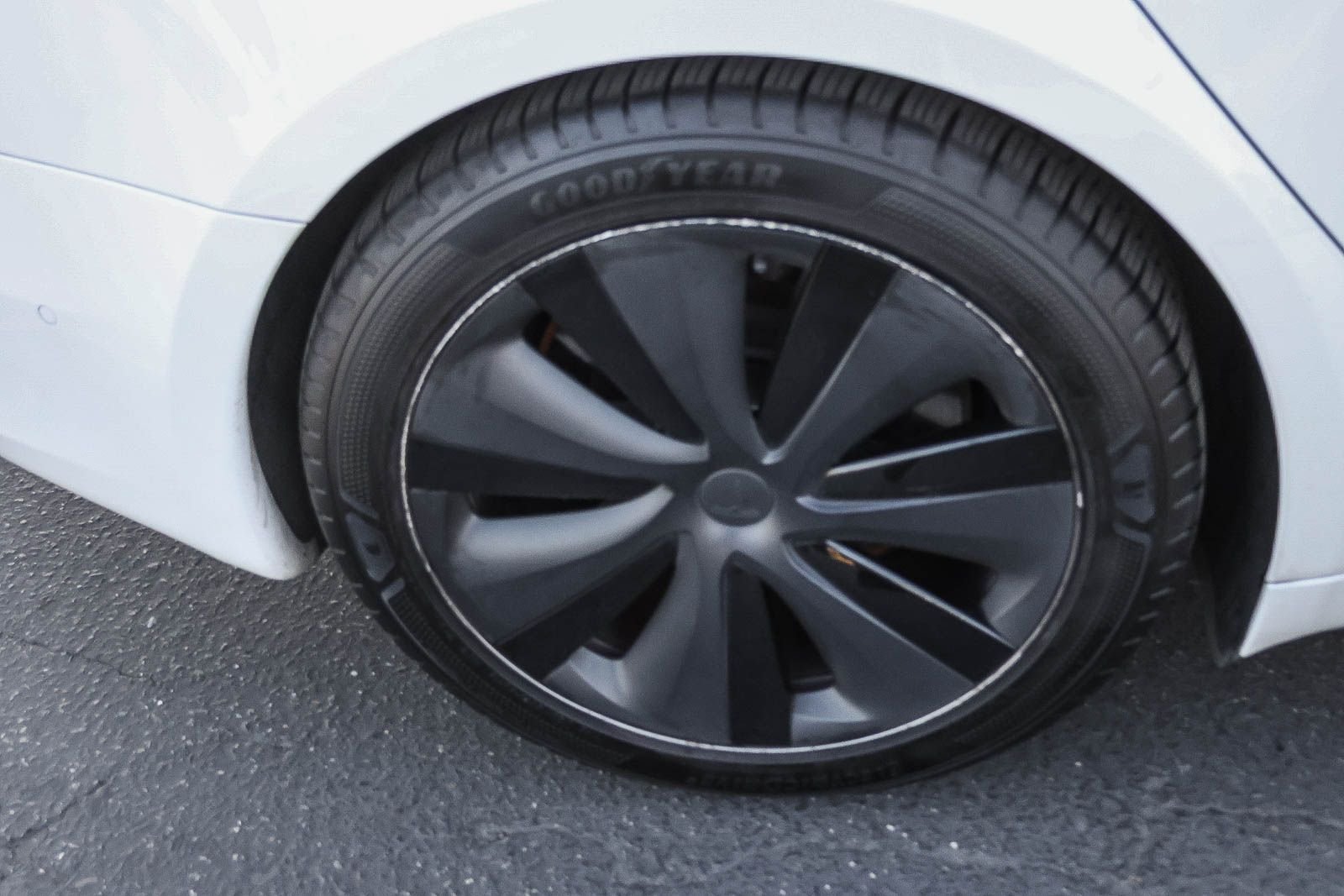 Used 2022 White Tesla Base image 8