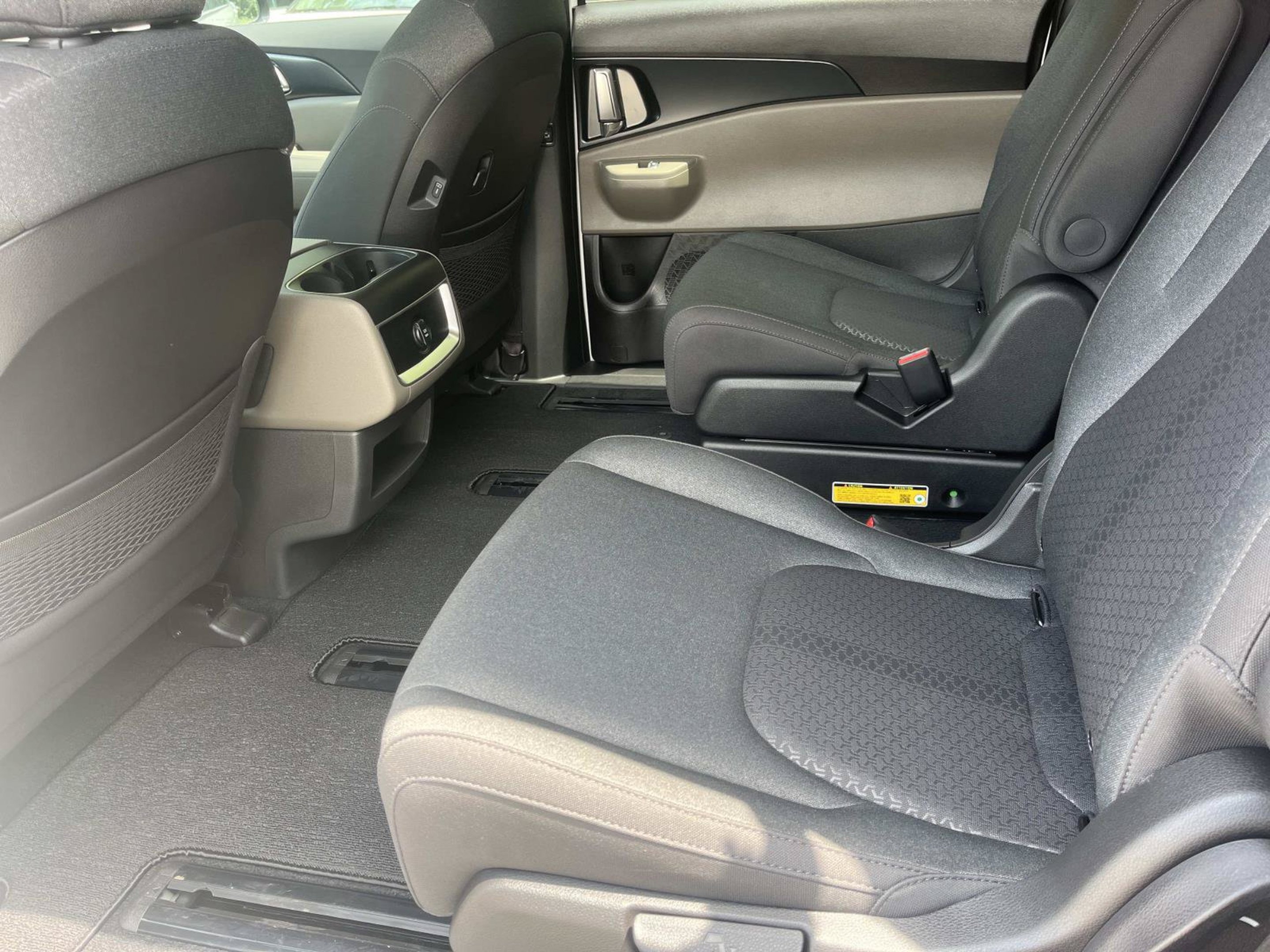 New 2026 Snow White Pearl Kia LX image 18