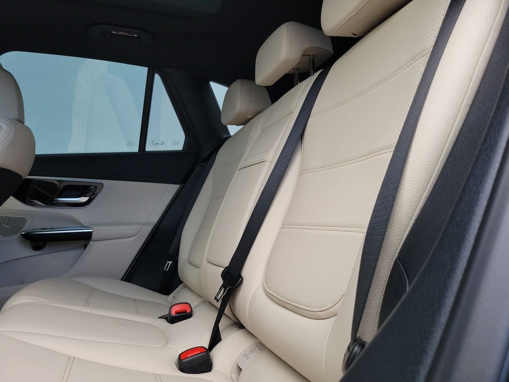 New 2027 MANUFAKTUR exclusive graphite grey magno Mercedes-Benz GLC 300 image 9
