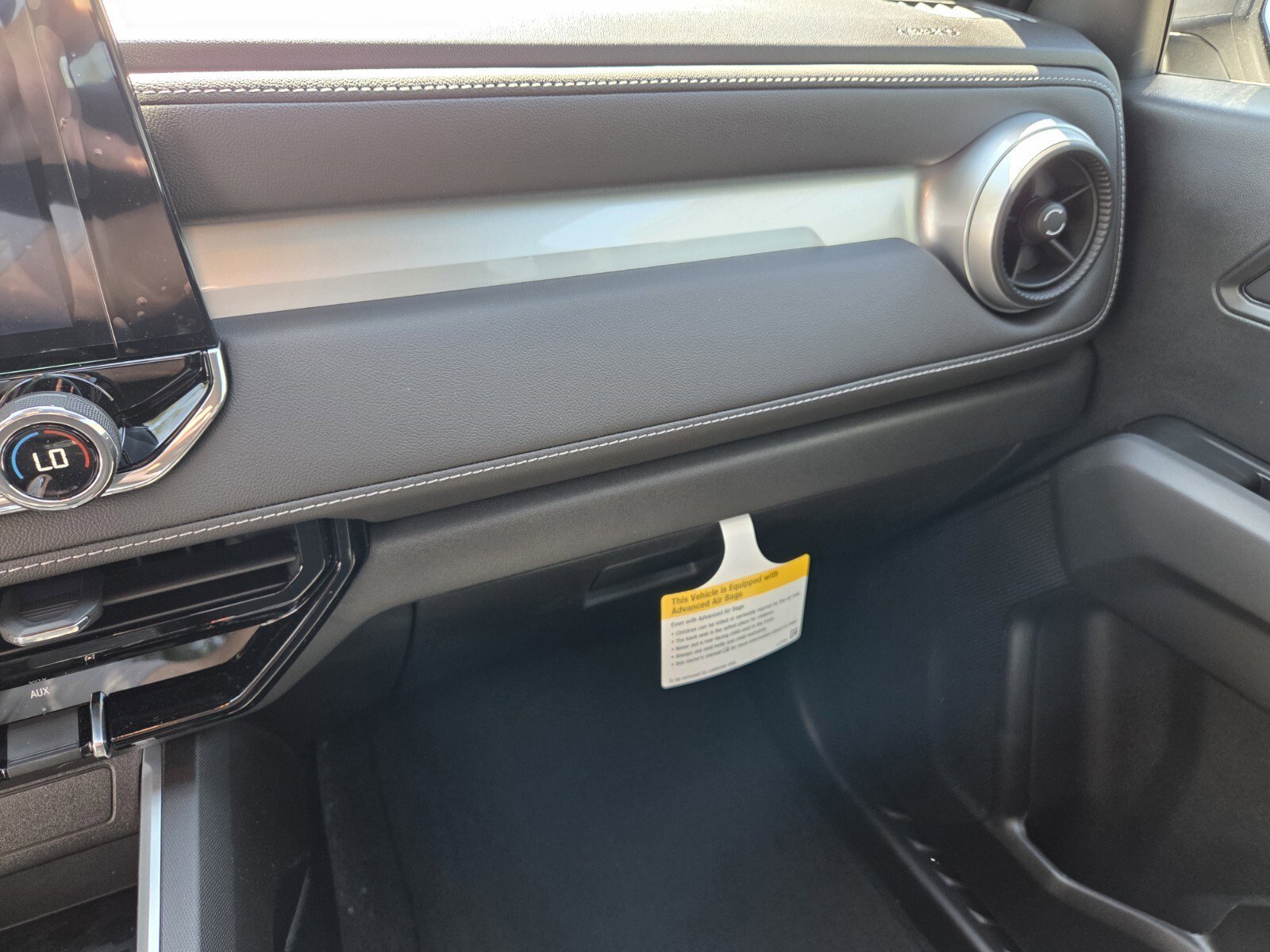 New 2026 Summit White Chevrolet LT image 28