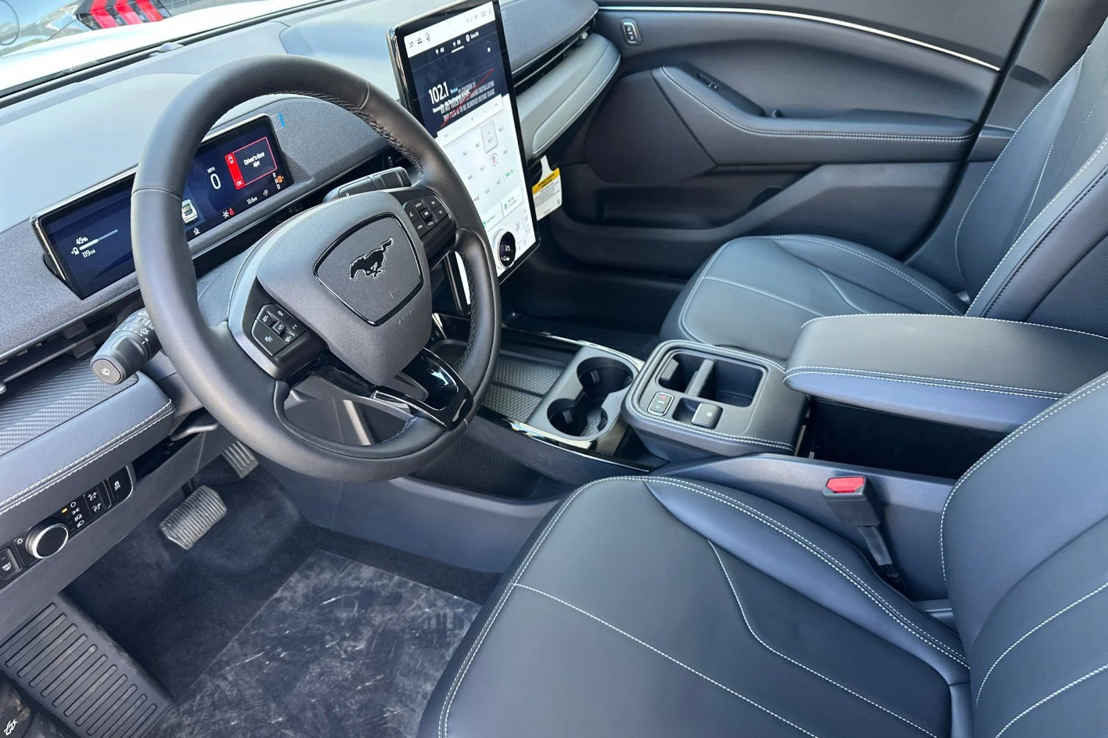 New 2026 Star White Metallic Tri-coat Ford Select image 9