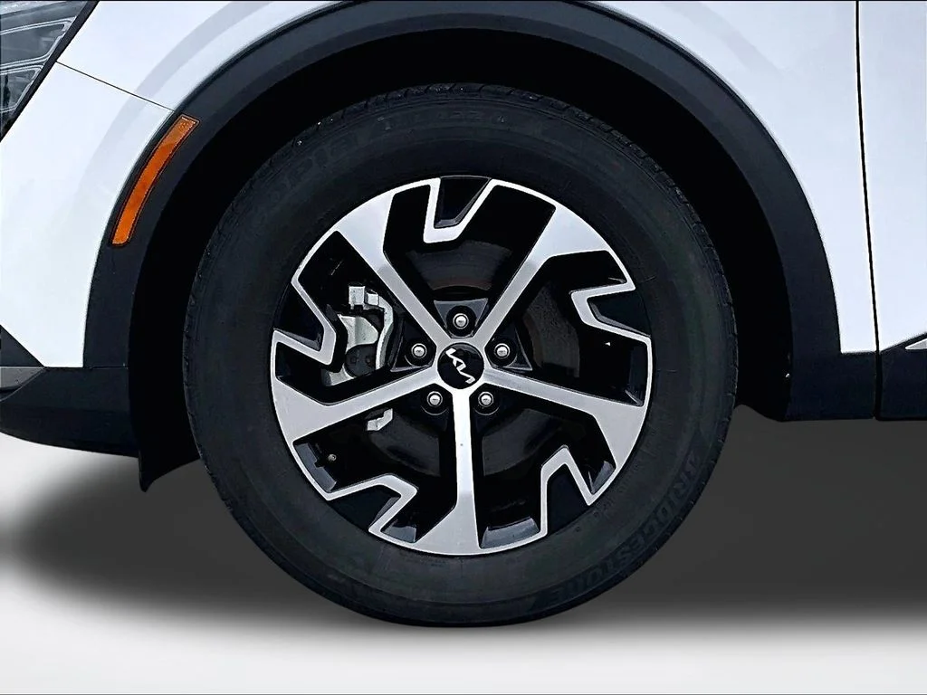 Used 2025 White Kia EX image 10