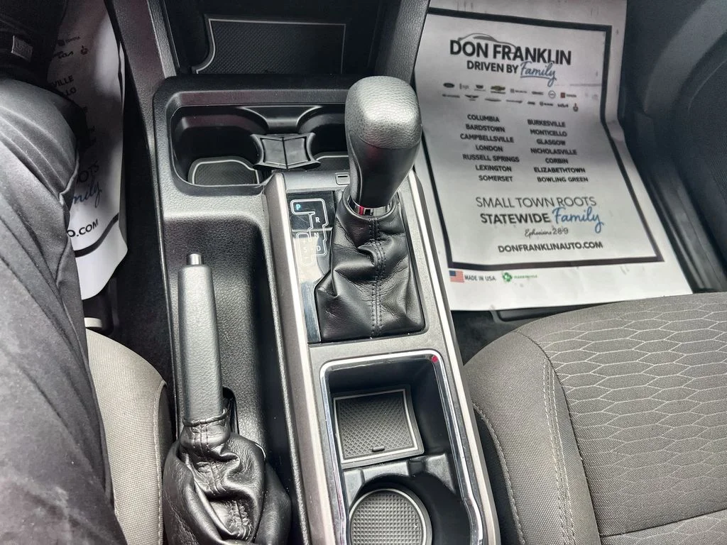 Used 2019 Blue Toyota SR5 image 19