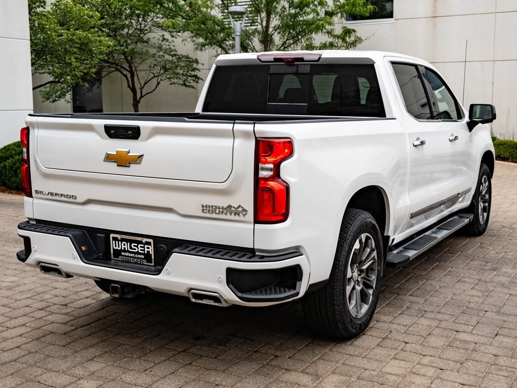 Used 2024 Iridescent Pearl Tricoat Chevrolet High Country image 10