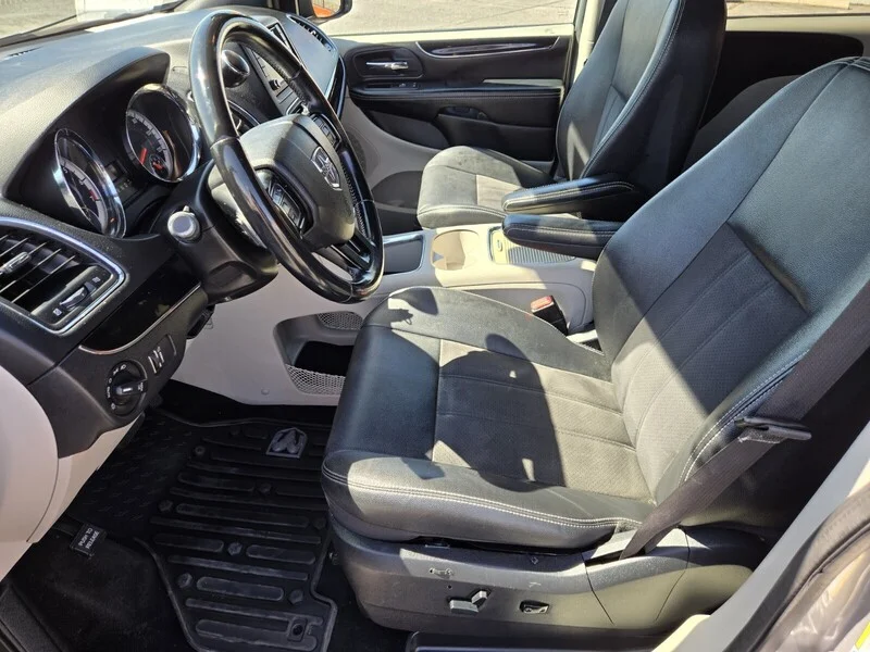 Used 2020 Billet Clearcoat Dodge SXT image 7