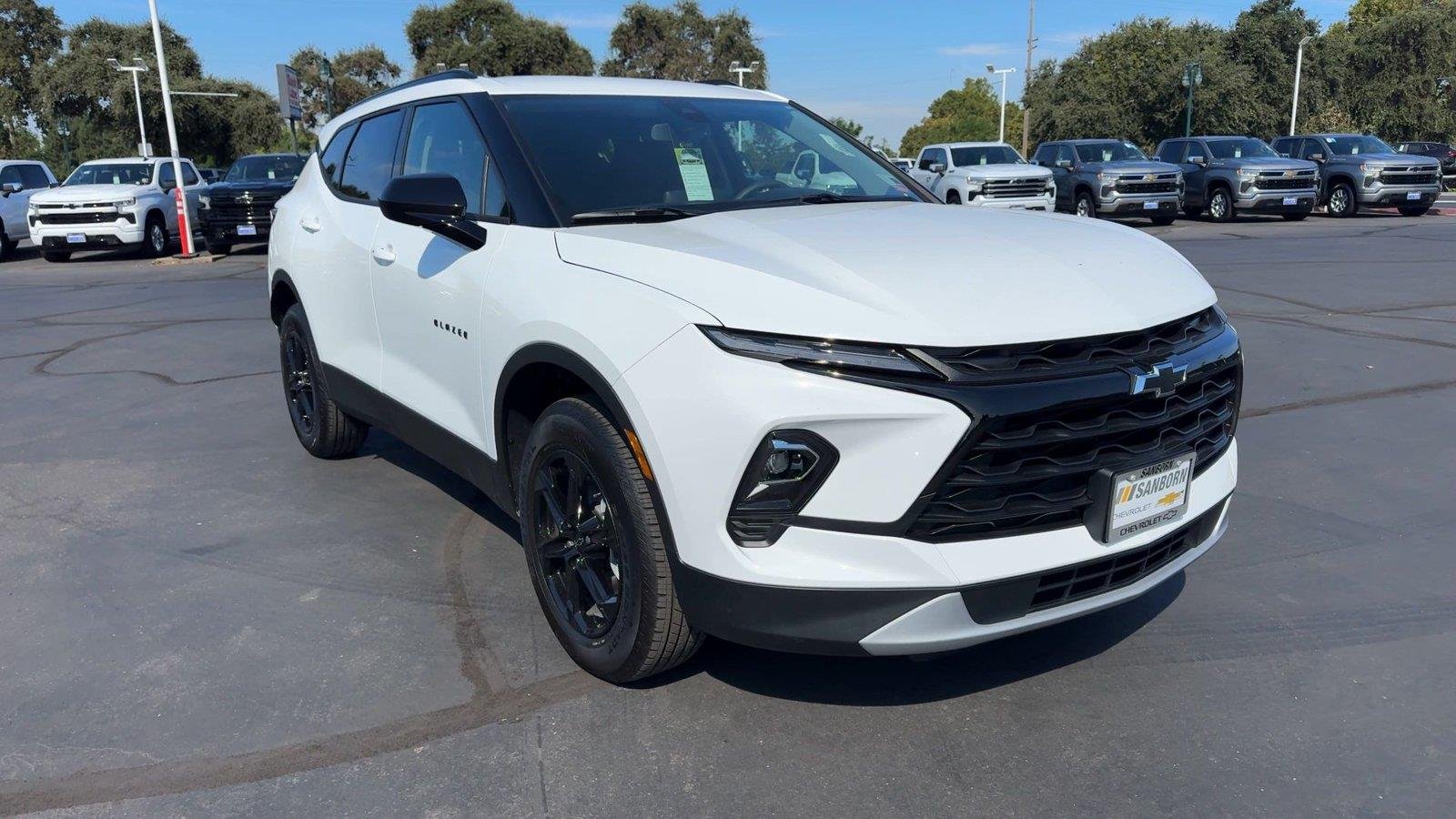 New 2026 Summit White Chevrolet 2LT image 5