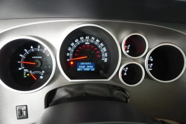 Used 2015 White Toyota Platinum image 24